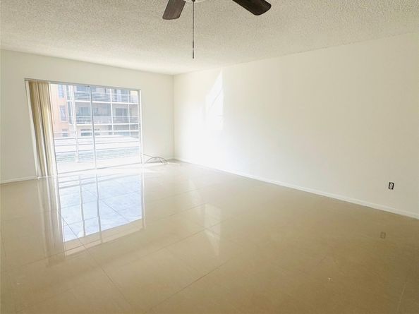 4848 NW 24th Ct 330, Lauderdale Lakes FL 33313