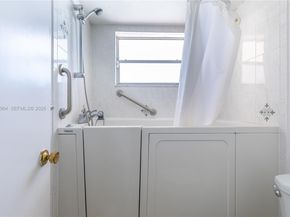 3990 NW 42nd Avenue 106, Lauderdale Lakes FL 33319