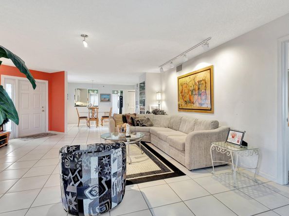 7449 Glendevon Lane 104, Delray Beach FL 33446