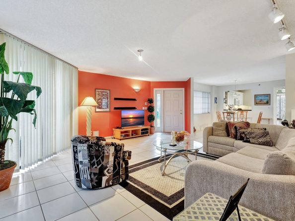 7449 Glendevon Lane 104, Delray Beach FL 33446