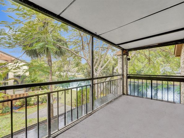 26 Wimbledon Lake 248, Plantation FL 33324