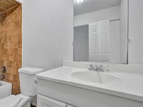 26 Wimbledon Lake 248, Plantation FL 33324