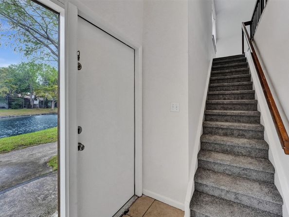 26 Wimbledon Lake 248, Plantation FL 33324
