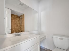 26 Wimbledon Lake 248, Plantation FL 33324