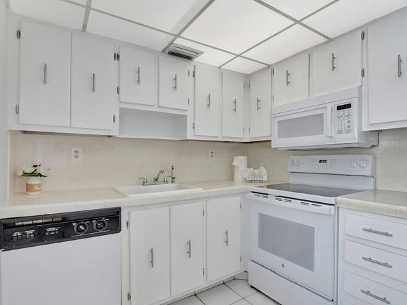 204 Burgundy E 204, Delray Beach FL 33484
