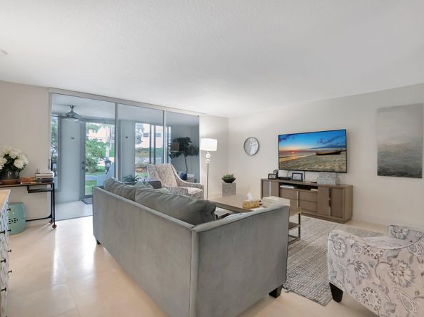 7370 Orangewood Lane 107, Boca Raton FL 33433