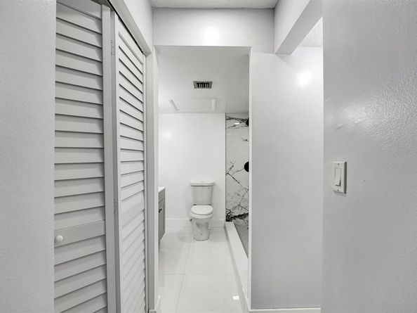 5495 NE 25th Ave 204, Fort Lauderdale FL 33308