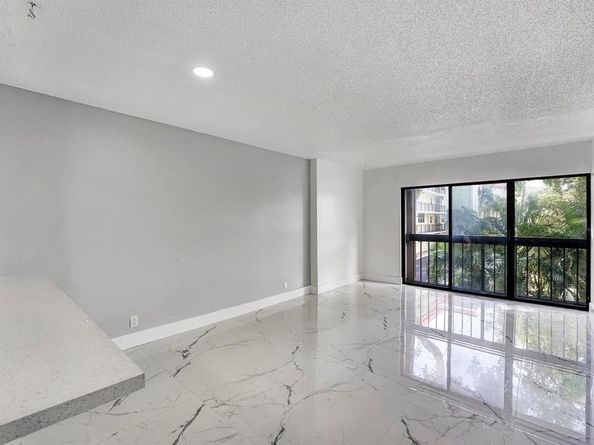 5495 NE 25th Ave 204, Fort Lauderdale FL 33308