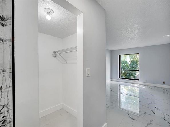 5495 NE 25th Ave 204, Fort Lauderdale FL 33308