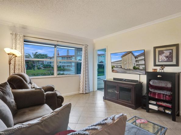 4706 NW 36th St 409, Lauderdale Lakes FL 33319