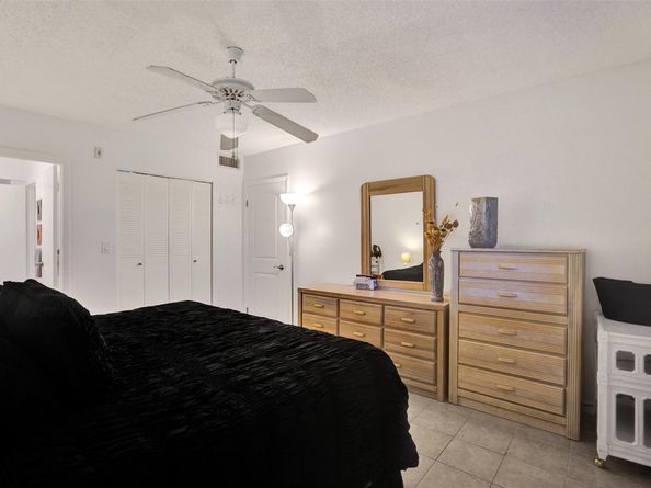 4706 NW 36th St 409, Lauderdale Lakes FL 33319