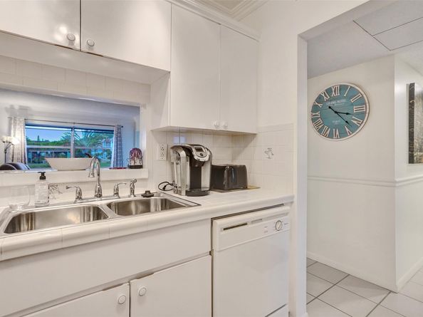 4706 NW 36th St 409, Lauderdale Lakes FL 33319