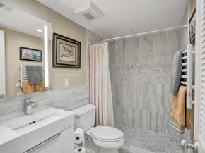 2141 NE 68th St 102, Fort Lauderdale FL 33308