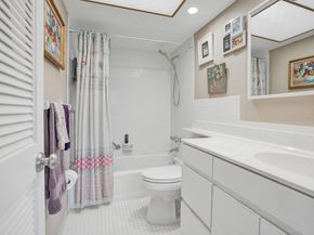 2141 NE 68th St 102, Fort Lauderdale FL 33308