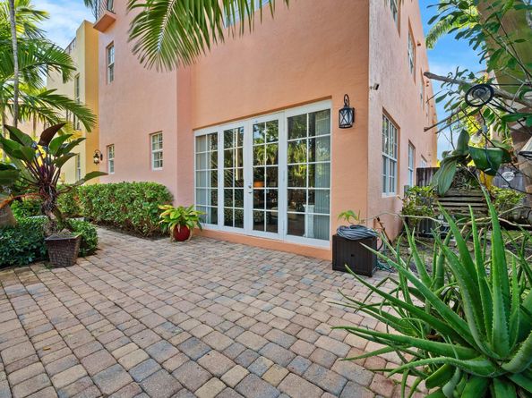1127 NE 18th Ave 1127, Fort Lauderdale FL 33304