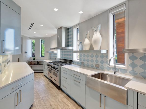 815 Idlewyld Dr, Fort Lauderdale FL 33301