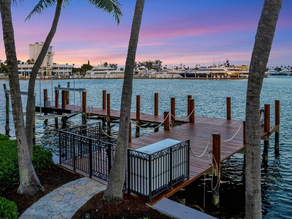 815 Idlewyld Dr, Fort Lauderdale FL 33301