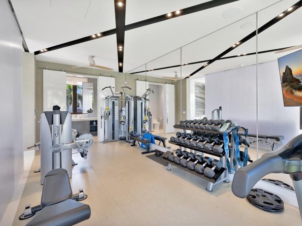 815 Idlewyld Dr, Fort Lauderdale FL 33301