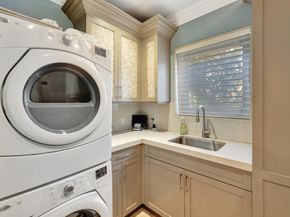 815 Idlewyld Dr, Fort Lauderdale FL 33301