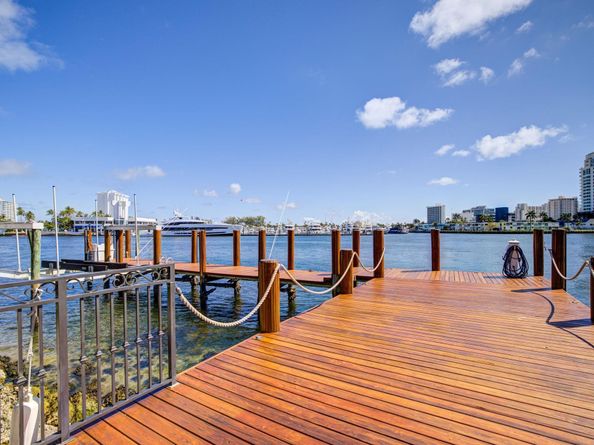 815 Idlewyld Dr, Fort Lauderdale FL 33301