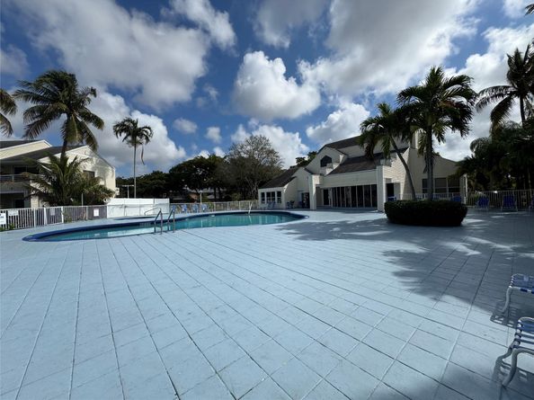 3429 NW 44th St 102, Lauderdale Lakes FL 33309