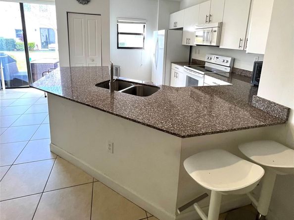 360 NE 194th Ln, Miami FL 33179