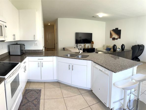 360 NE 194th Ln, Miami FL 33179