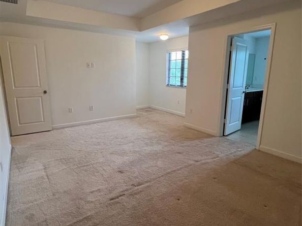 360 NE 194th Ln, Miami FL 33179