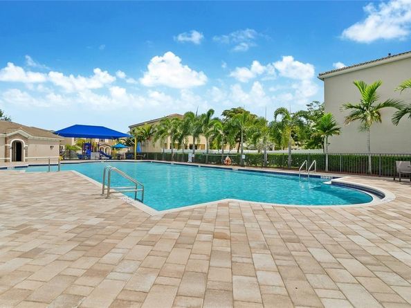 360 NE 194th Ln, Miami FL 33179