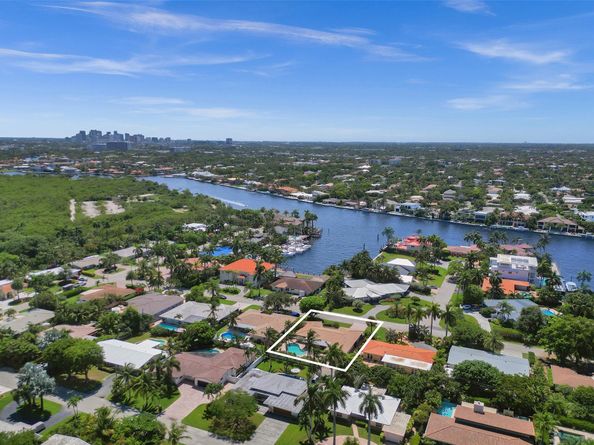 2000 NE 31st Ave, Fort Lauderdale FL 33305