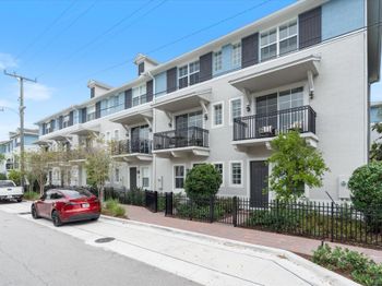 47 NW 4th Avenue