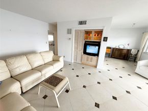 1201 S Riverside Dr 206, Pompano Beach FL 33062