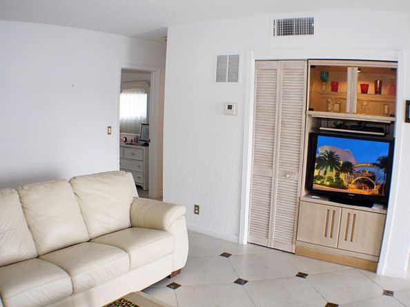 1201 S Riverside Dr 206, Pompano Beach FL 33062