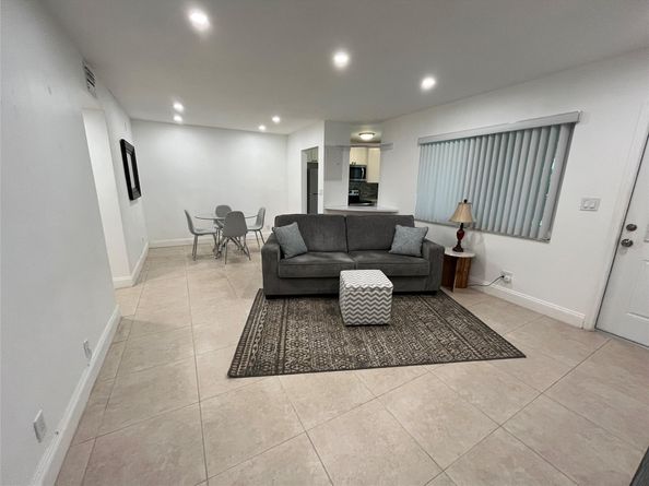 2100 NE 38th St 128, Lighthouse Point FL 33064