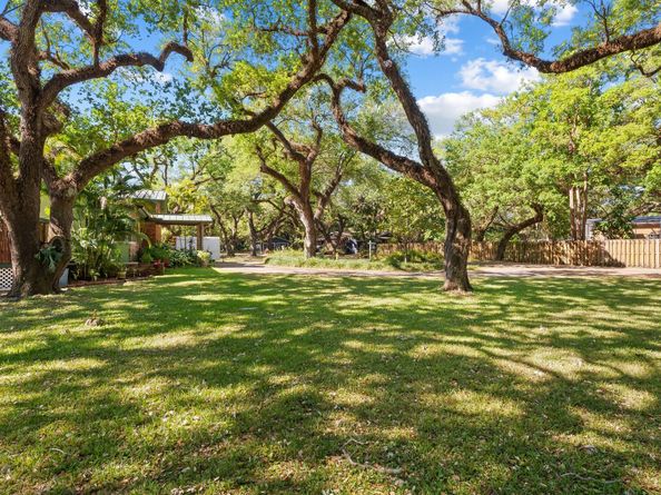 5500 Woodland Ln, Fort Lauderdale FL 33312