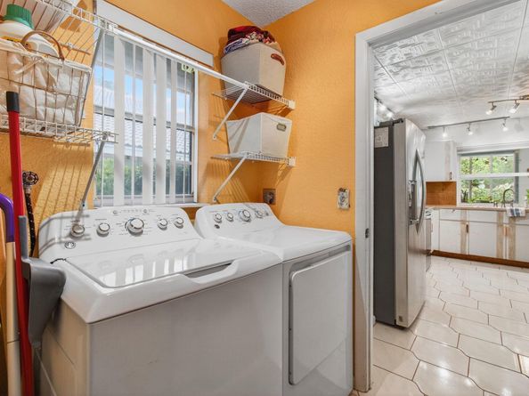 5372 Pine Circle, Coral Springs FL 33067