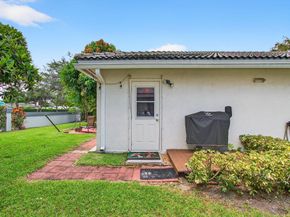 5372 Pine Circle, Coral Springs FL 33067