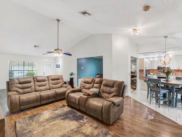 5372 Pine Circle, Coral Springs FL 33067