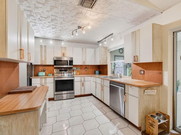 5372 Pine Circle, Coral Springs FL 33067
