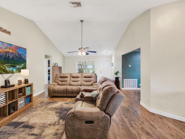 5372 Pine Circle, Coral Springs FL 33067