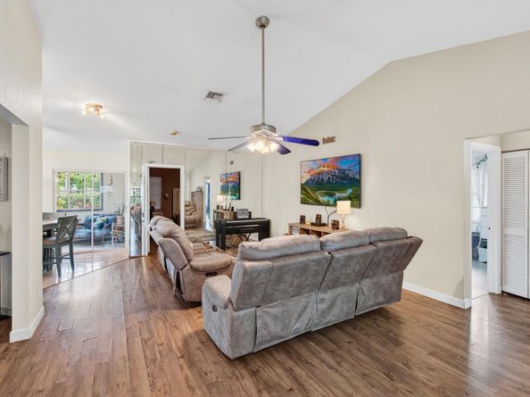 5372 Pine Circle, Coral Springs FL 33067