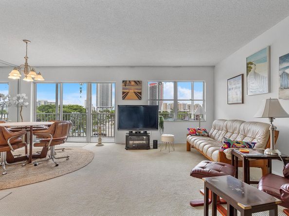 200 Diplomat Pkwy 534, Hallandale Beach FL 33009