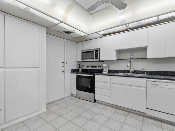 200 Diplomat Pkwy 534, Hallandale Beach FL 33009