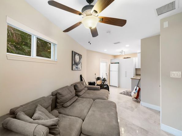 1512 SE 12th St, Deerfield Beach FL 33441