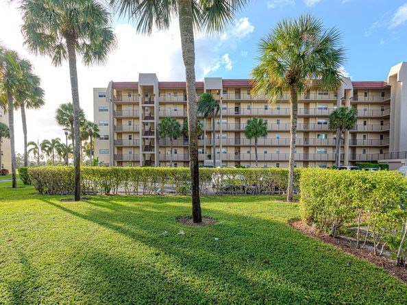 3755 Via Poinciana 101, Lake Worth FL 33467