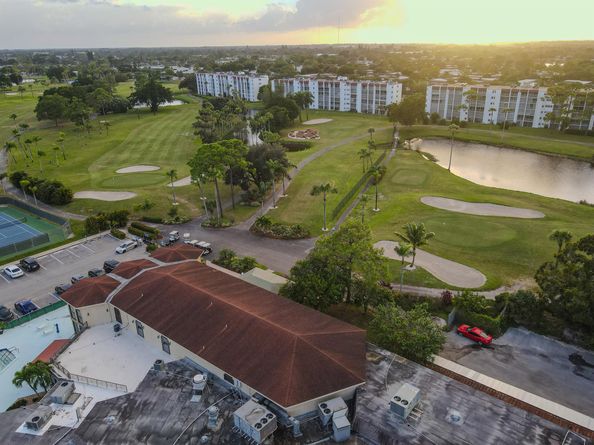 3755 Via Poinciana 101, Lake Worth FL 33467