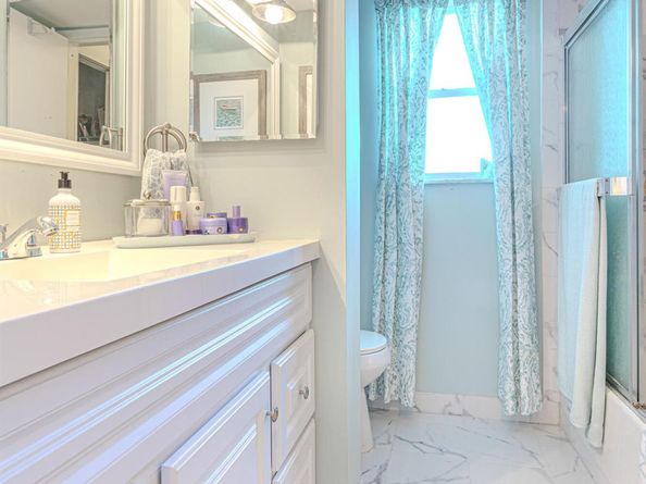 3755 Via Poinciana 101, Lake Worth FL 33467