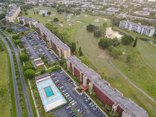 3755 Via Poinciana 101, Lake Worth FL 33467