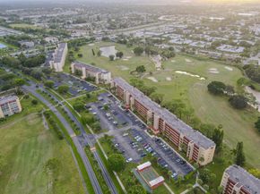 3755 Via Poinciana 101, Lake Worth FL 33467