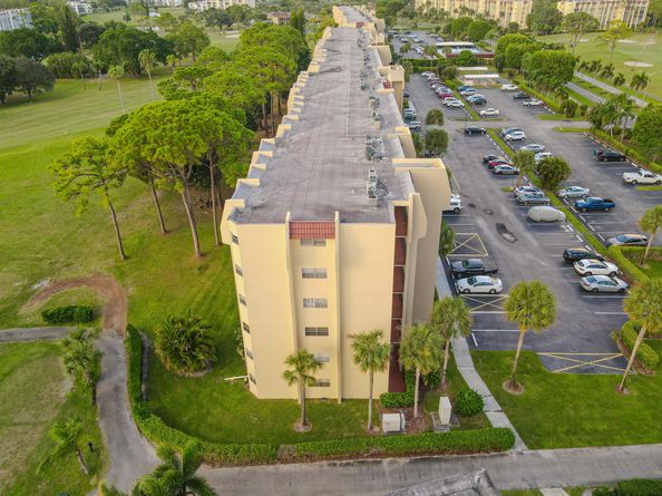 3755 Via Poinciana 101, Lake Worth FL 33467